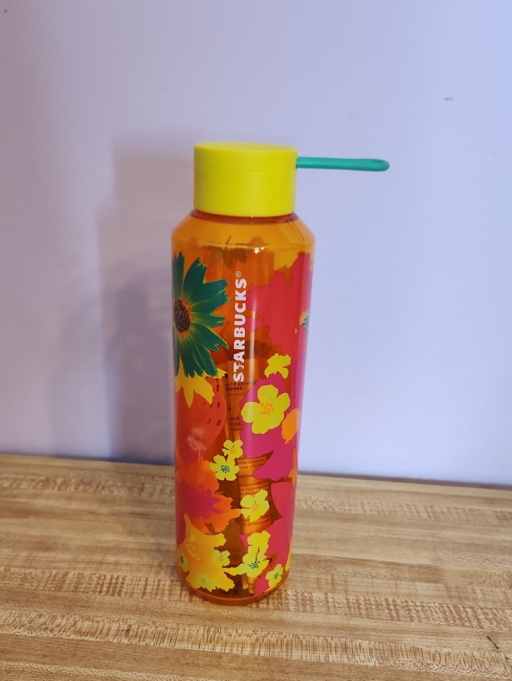Starbucks Summer 2022 Strawberry Field Plastic Water Bottle 24oz with Lid
New